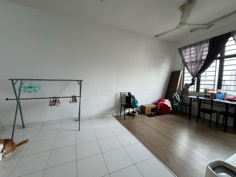 Pangsapuri untuk Dijual di Kasturi Idaman - Kelvin Pook - Living Room - PropertyGuru.com.my