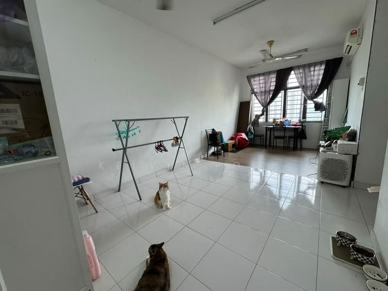 Pangsapuri untuk Dijual di Kasturi Idaman - Kelvin Pook - Living Room - PropertyGuru.com.my