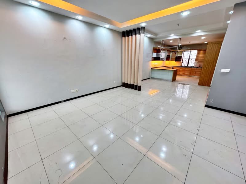 3-storey Terraced House for Sale in Taman Tropika 2 (Kajang) - Herman Sazwan Nor Rahim - Dining Room - PropertyGuru.com.my