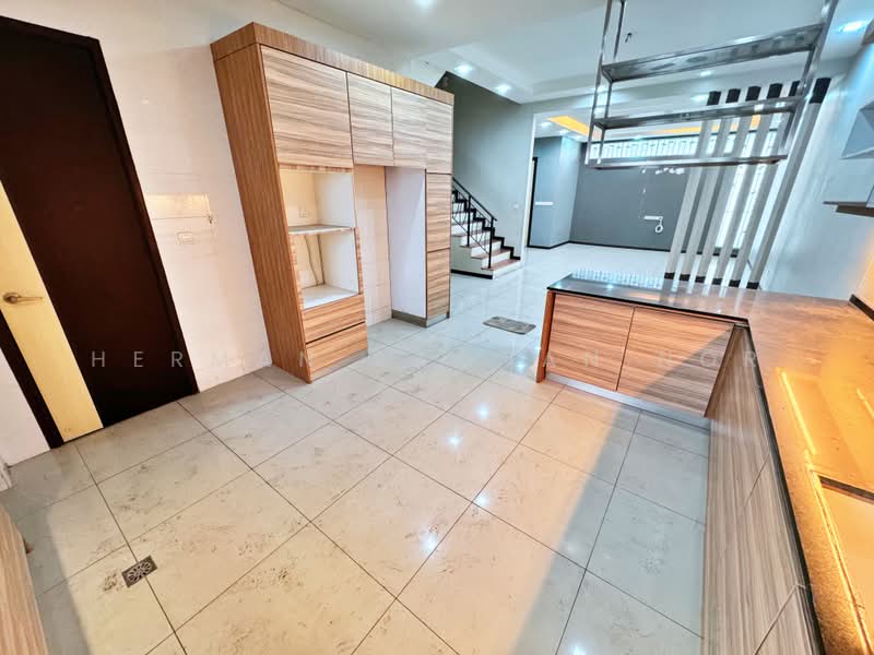 3-storey Terraced House for Sale in Taman Tropika 2 (Kajang) - Herman Sazwan Nor Rahim - Kitchen - PropertyGuru.com.my