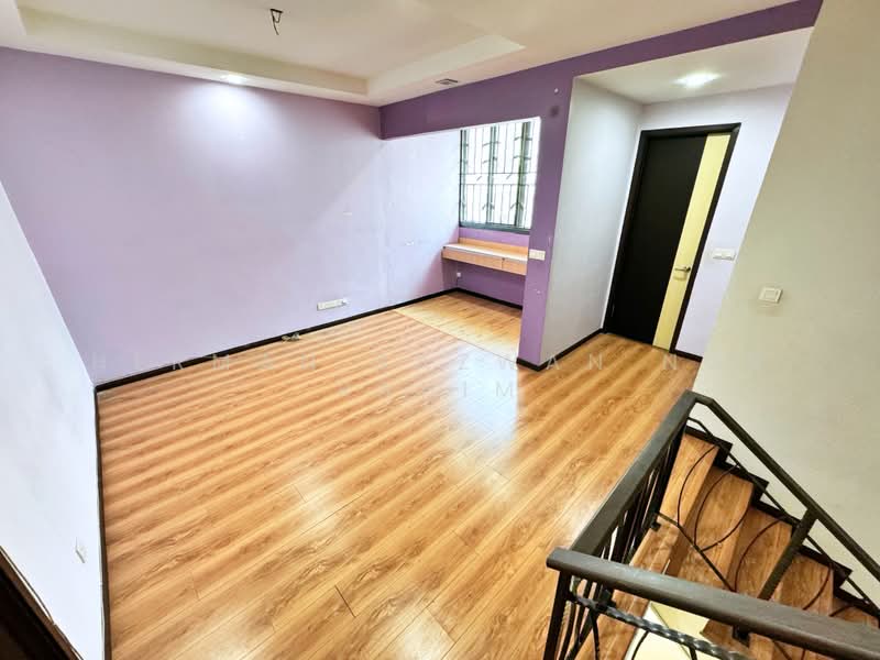 3-storey Terraced House for Sale in Taman Tropika 2 (Kajang) - Herman Sazwan Nor Rahim - Living Room - PropertyGuru.com.my