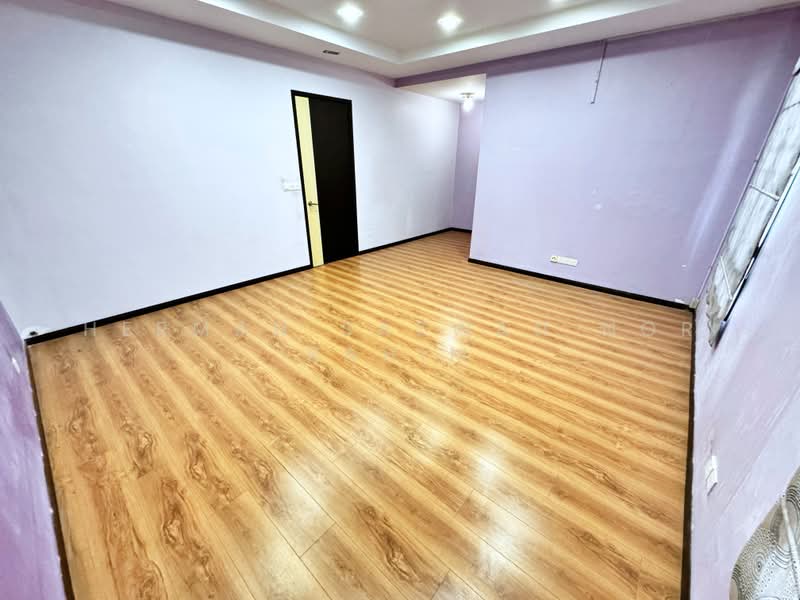 3-storey Terraced House for Sale in Taman Tropika 2 (Kajang) - Herman Sazwan Nor Rahim - Bedroom - PropertyGuru.com.my