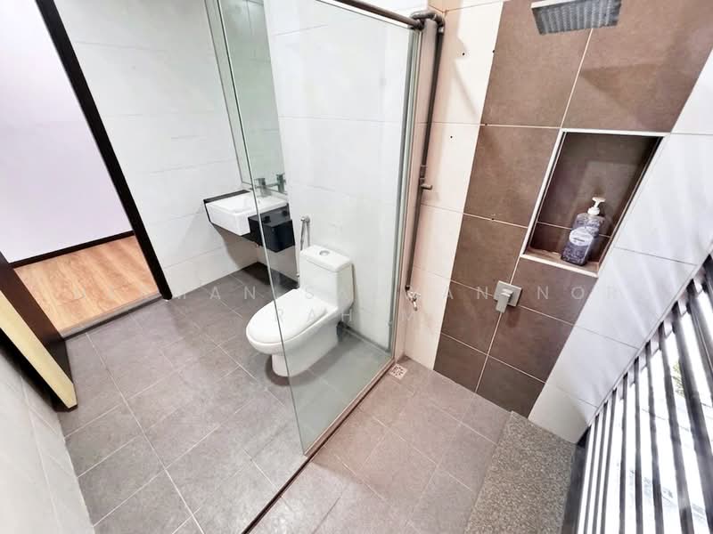3-storey Terraced House for Sale in Taman Tropika 2 (Kajang) - Herman Sazwan Nor Rahim - Bathroom - PropertyGuru.com.my