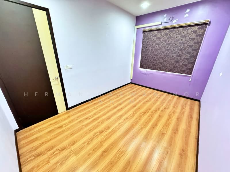 3-storey Terraced House for Sale in Taman Tropika 2 (Kajang) - Herman Sazwan Nor Rahim - Bedroom - PropertyGuru.com.my
