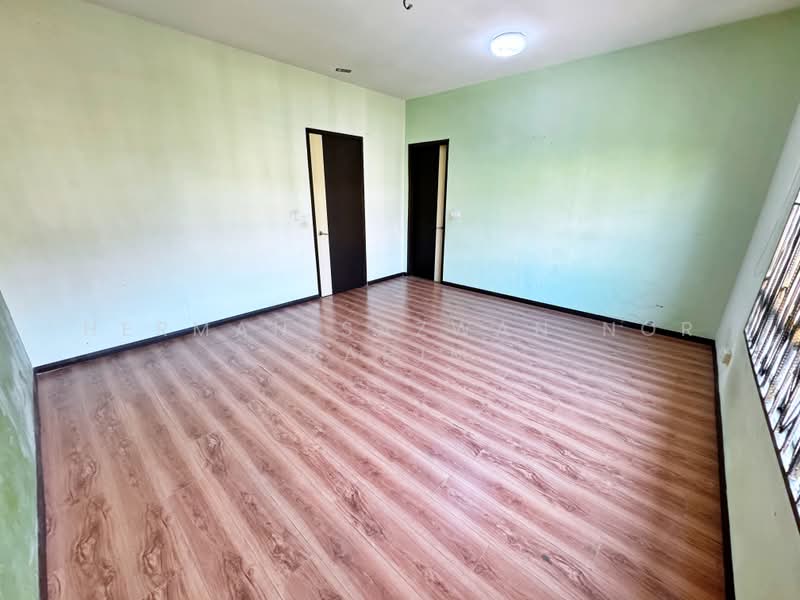 3-storey Terraced House for Sale in Taman Tropika 2 (Kajang) - Herman Sazwan Nor Rahim - Bedroom - PropertyGuru.com.my