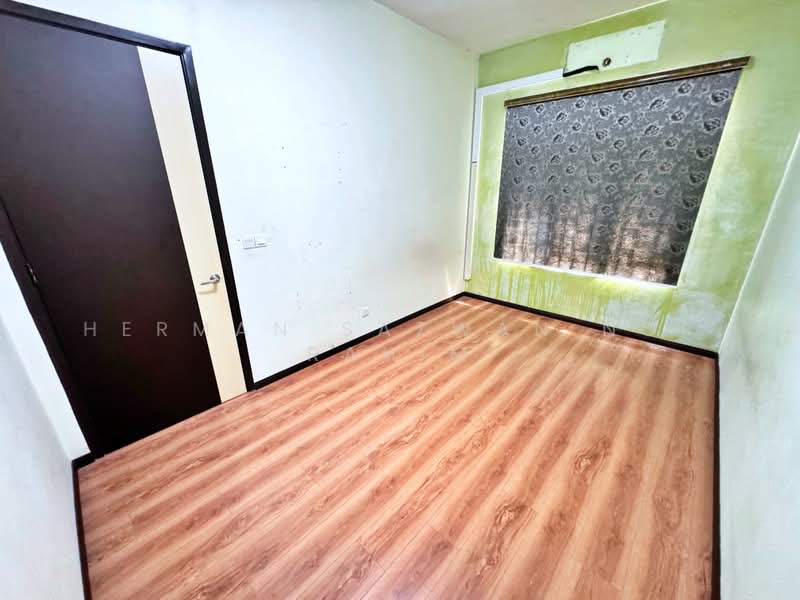 3-storey Terraced House for Sale in Taman Tropika 2 (Kajang) - Herman Sazwan Nor Rahim - Bedroom - PropertyGuru.com.my