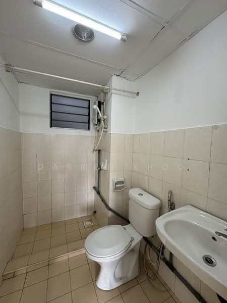 Apartment for Sale at Bayu Puteri - Darren Khoo - Bathroom - PropertyGuru.com.my