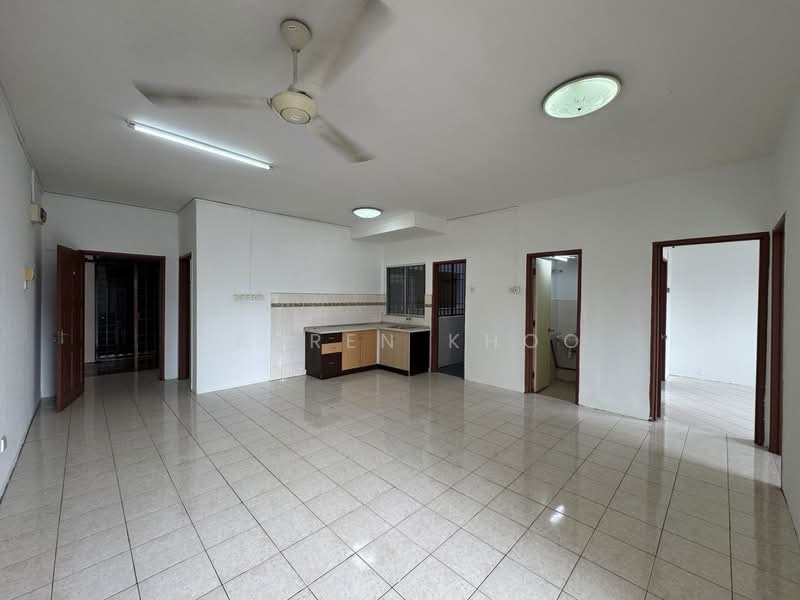 Apartment for Sale at Bayu Puteri - Darren Khoo - Living Room - PropertyGuru.com.my
