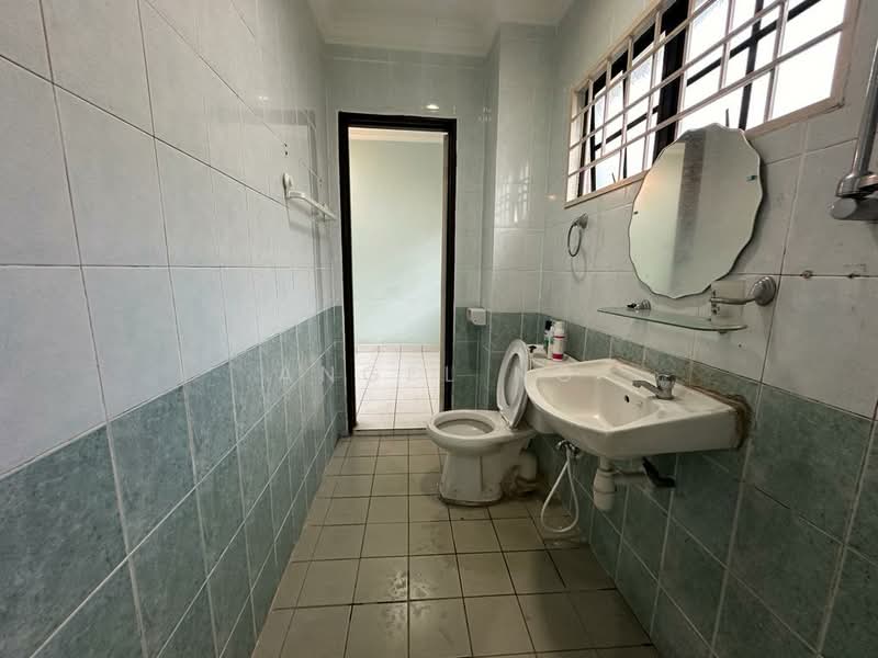 Rumah Berkembar untuk Dijual di Bandar Baru Sungai Long (Kajang) - Angel Ng - Bathroom - PropertyGuru.com.my
