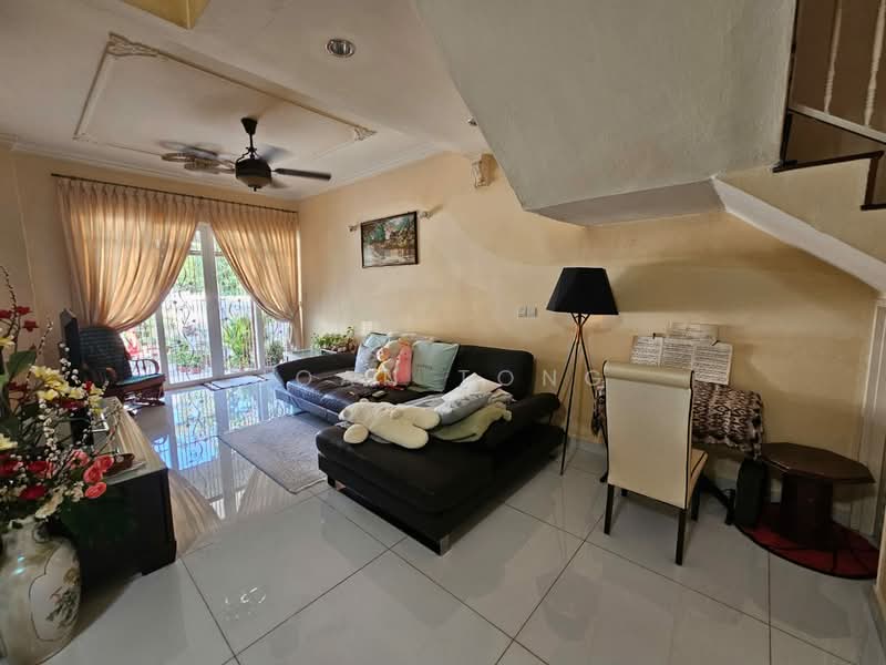 2-storey Terraced House for Sale in Taman Johor Jaya (Johor Bahru) - Joan Tong - Living Room - PropertyGuru.com.my