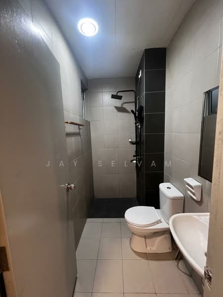 Service Residence for Rent at SkyLake Residence - Jay Selvam - Bathroom - PropertyGuru.com.my