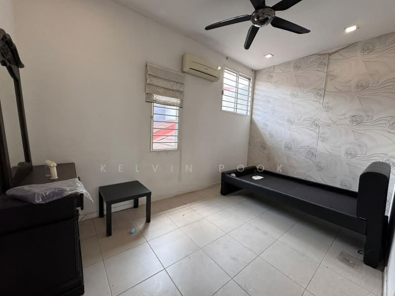 Townhouse for Sale in 16 Sierra (Puchong) - Kelvin Pook - Bedroom - PropertyGuru.com.my
