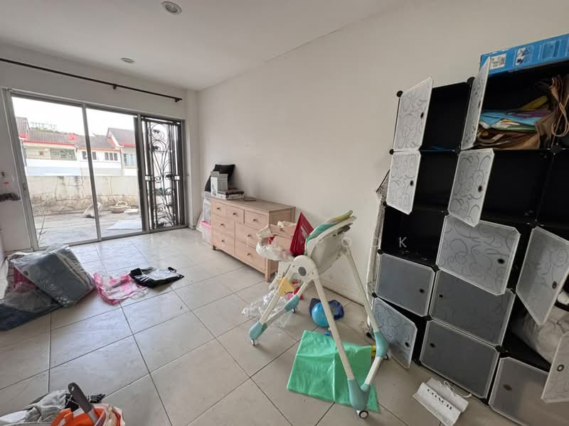 Townhouse for Sale in 16 Sierra (Puchong) - Kelvin Pook - Living Room - PropertyGuru.com.my