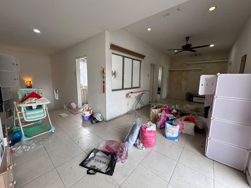Townhouse for Sale in 16 Sierra (Puchong) - Kelvin Pook - Living Room - PropertyGuru.com.my