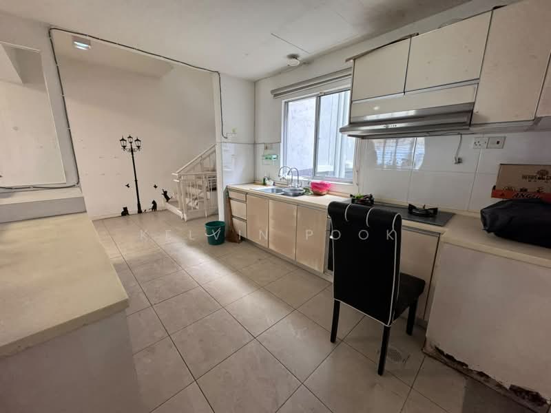 Townhouse for Sale in 16 Sierra (Puchong) - Kelvin Pook - Kitchen - PropertyGuru.com.my