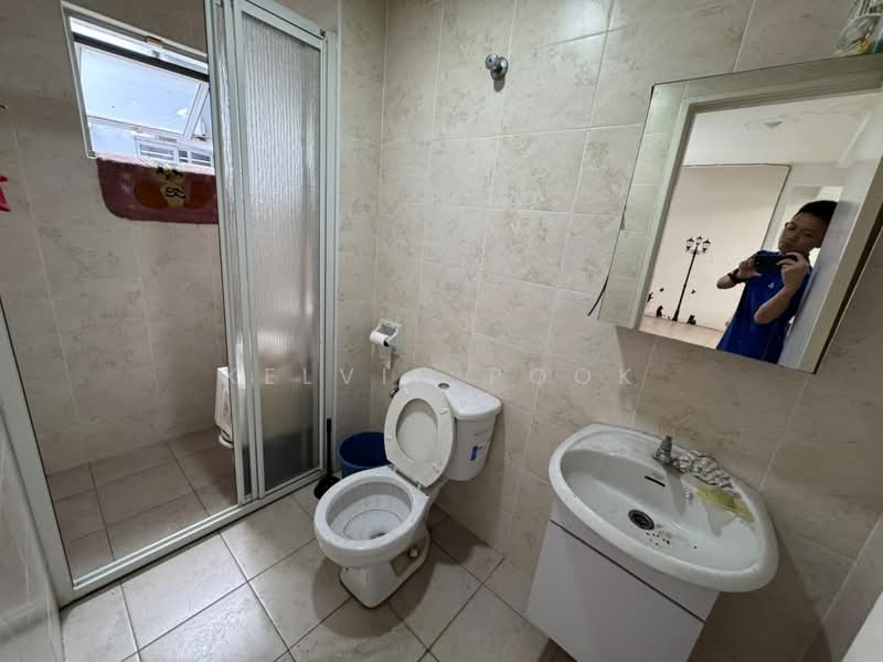 Townhouse for Sale in 16 Sierra (Puchong) - Kelvin Pook - Bathroom - PropertyGuru.com.my