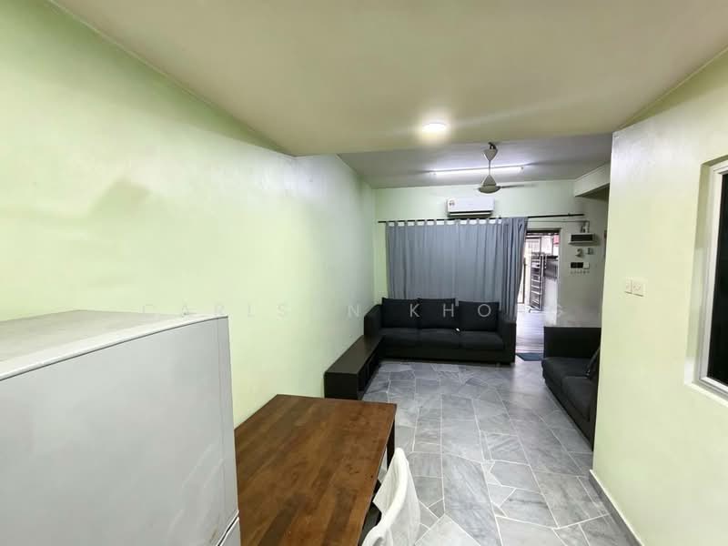 Rumah Teres 2 Tingkat untuk Dijual di BANDAR PUCHONG JAYA (Puchong) - Carlson Khong - Living Room - PropertyGuru.com.my