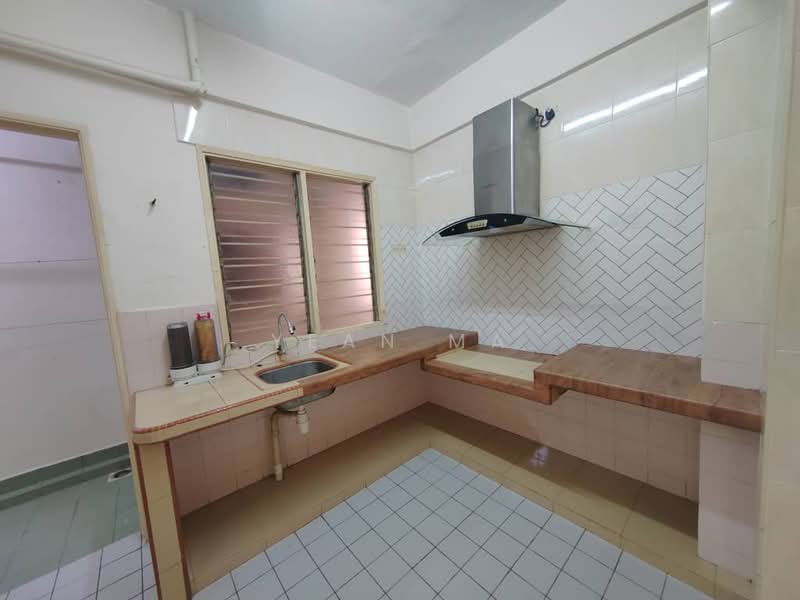 Rumah Flat untuk Dijual di Taman Tun Teja - Yean Ma - Kitchen - PropertyGuru.com.my