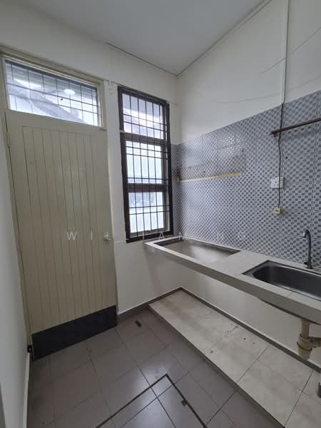 Terraced House for Rent in Johor Bahru (Johor) - William NG - Kitchen - PropertyGuru.com.my