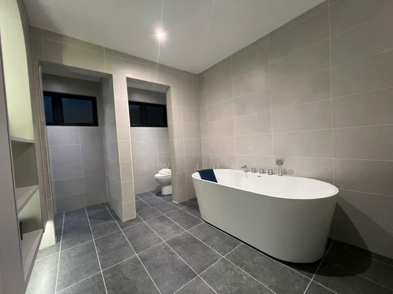 Pangsapuri untuk Dijual di Radium Adesa - Tw Lun - Bathroom - PropertyGuru.com.my