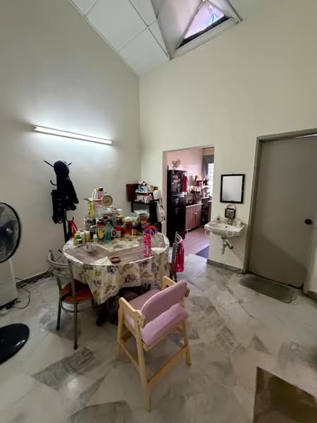1-storey Terraced House for Sale in Bandar Kinrara Seksyen 1 (Bandar Kinrara) - Aiden Foo - Kitchen - PropertyGuru.com.my
