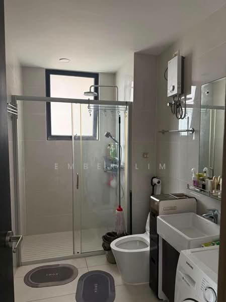 Condominium for Rent at Bay Point @ Country Garden Danga Bay - Ember Lim - Bathroom - PropertyGuru.com.my