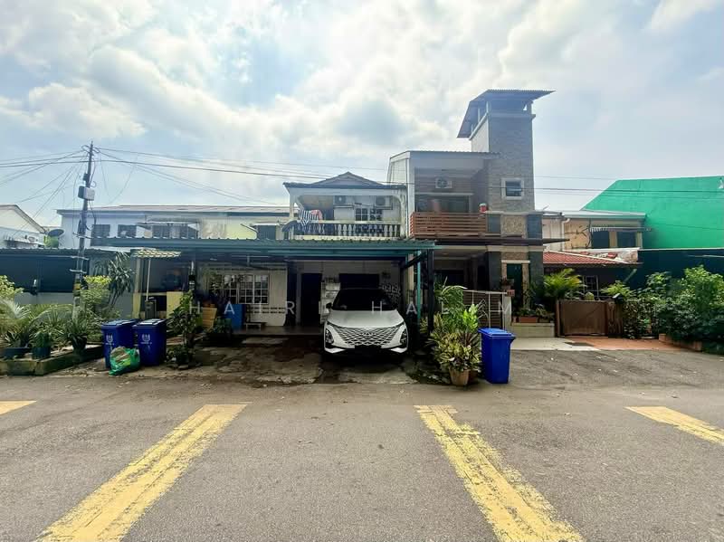 Rumah Teres 2 Tingkat untuk Dijual di Seksyen 18 (Shah Alam) - Hairi Halim - PropertyGuru.com.my