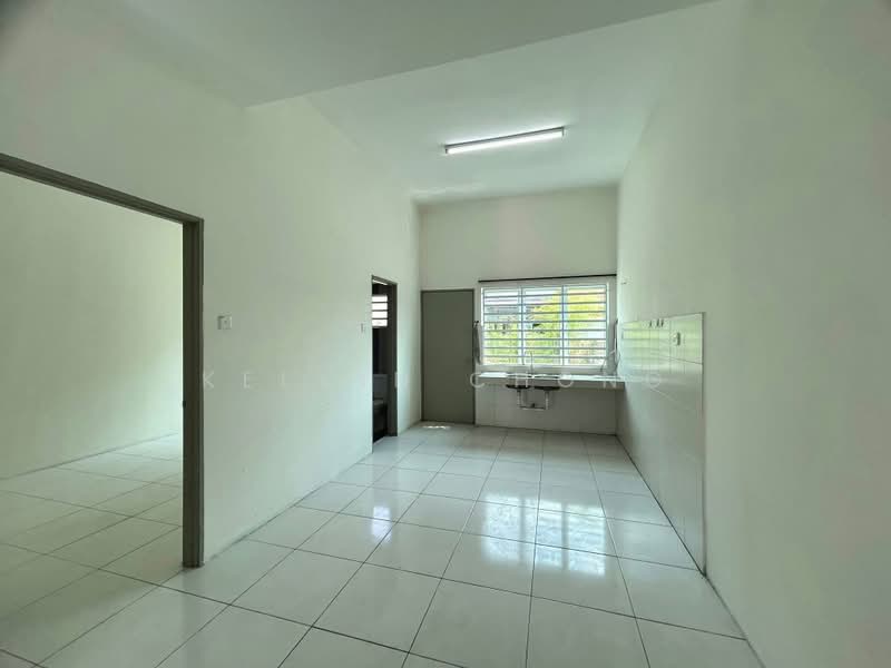 2-storey Terraced House for Rent in Bandar Lahat Baru (Lahat) - Kelvin Chong - Kitchen - PropertyGuru.com.my