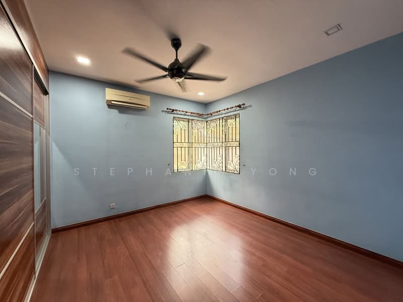 Bungalow for Rent in Taman Yarl (Jalan Klang Lama (Old Klang Road)) - Stephanie Yong - Bedroom - PropertyGuru.com.my