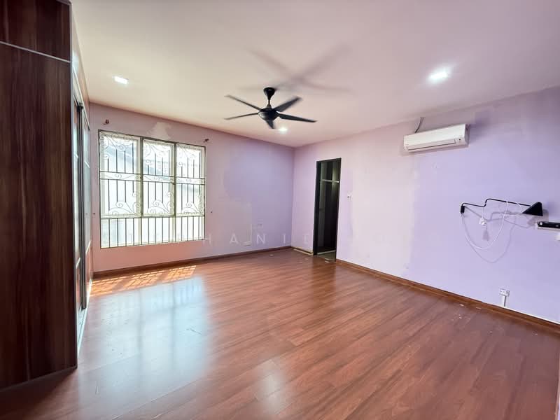 Bungalow for Rent in Taman Yarl (Jalan Klang Lama (Old Klang Road)) - Stephanie Yong - Bedroom - PropertyGuru.com.my