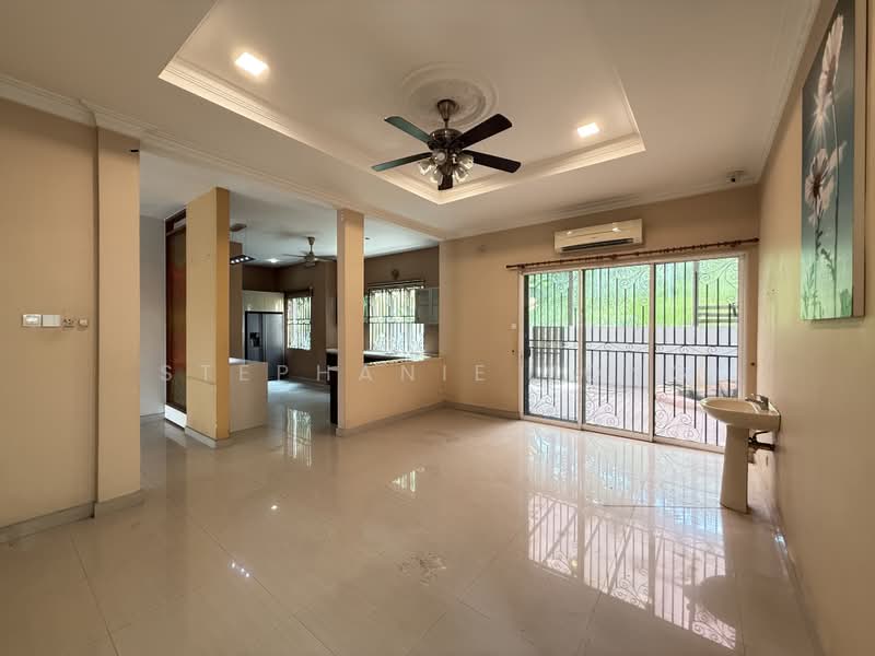 Bungalow for Rent in Taman Yarl (Jalan Klang Lama (Old Klang Road)) - Stephanie Yong - Living Room - PropertyGuru.com.my