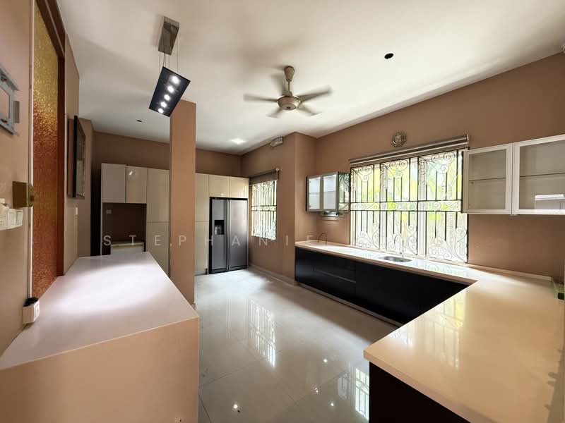 Bungalow for Rent in Taman Yarl (Jalan Klang Lama (Old Klang Road)) - Stephanie Yong - Kitchen - PropertyGuru.com.my