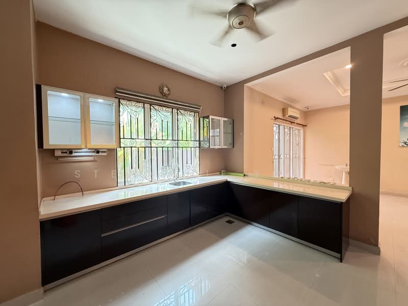 Bungalow for Rent in Taman Yarl (Jalan Klang Lama (Old Klang Road)) - Stephanie Yong - Kitchen - PropertyGuru.com.my