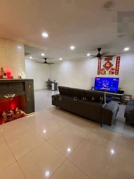 2-storey Terraced House for Sale in Port Klang (Pelabuhan Klang) (Selangor) - Louis Chan - Living Room - PropertyGuru.com.my