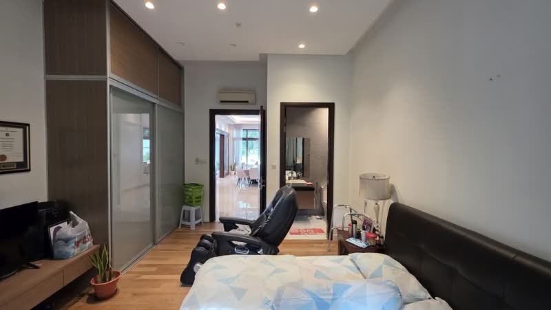 Bungalow House untuk Dijual di Kota Kemuning (Shah Alam) - J J - Bedroom - PropertyGuru.com.my