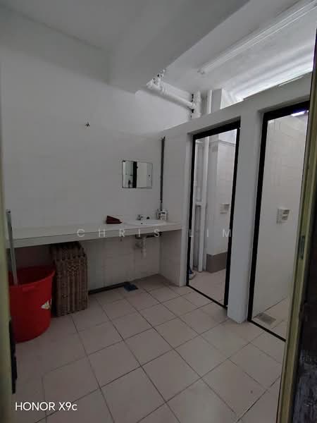 Shop / Office for Rent in Jalan Klang Lama (Old Klang Road) (Kuala Lumpur) - Chris Lim - Bathroom - PropertyGuru.com.my
