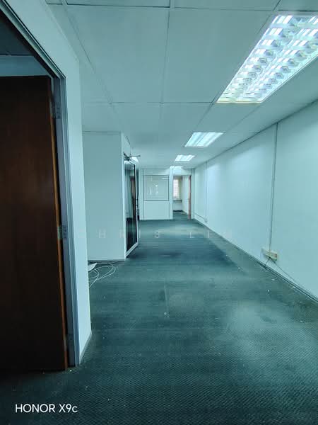 Shop / Office for Rent in Jalan Klang Lama (Old Klang Road) (Kuala Lumpur) - Chris Lim - Corridor - PropertyGuru.com.my