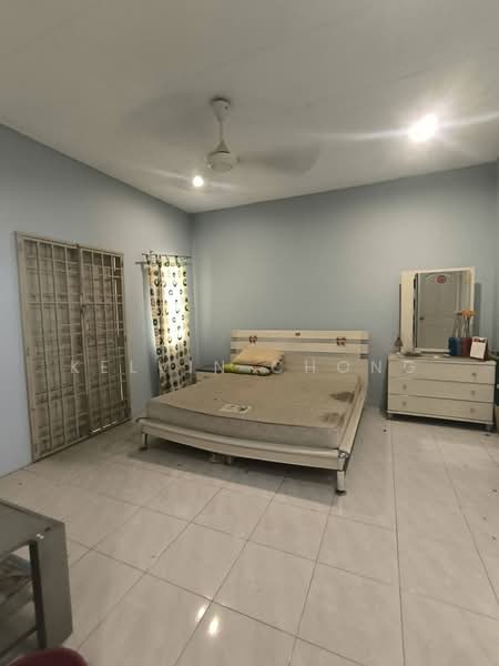 2-storey Terraced House for Sale in Anjung Tawas Sinaran (Ipoh) - Kelvin Chong - Bedroom - PropertyGuru.com.my