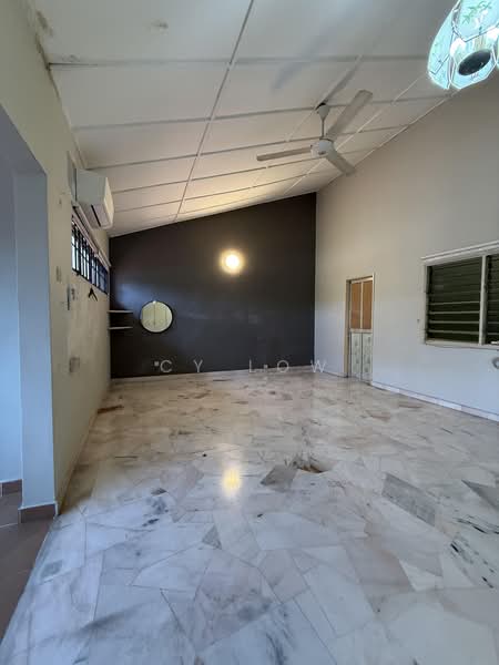 Rumah Teres 2.5 Tingkat untuk Dijual di Taman Desa (Kuala Lumpur) - CY Low - Living Room - PropertyGuru.com.my