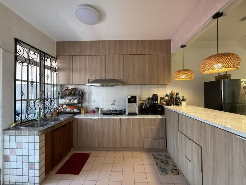 Rumah Teres 2.5 Tingkat untuk Dijual di Taman Desa (Kuala Lumpur) - CY Low - Kitchen - PropertyGuru.com.my