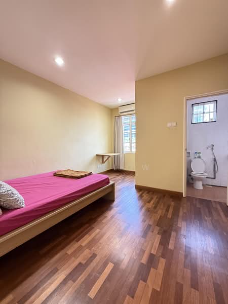 Rumah Teres 2.5 Tingkat untuk Dijual di Taman Desa (Kuala Lumpur) - CY Low - Bedroom - PropertyGuru.com.my