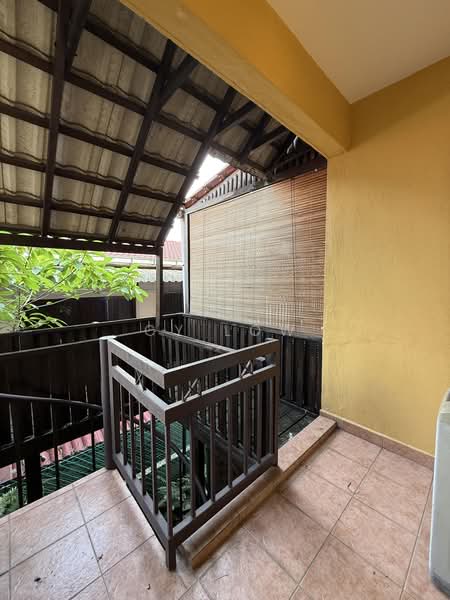Rumah Teres 2.5 Tingkat untuk Dijual di Taman Desa (Kuala Lumpur) - CY Low - Balcony - PropertyGuru.com.my