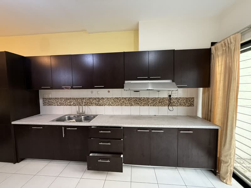 3-storey Terraced House for Sale in Lake Fields (Sungai Besi) - CY Low - Kitchen - PropertyGuru.com.my