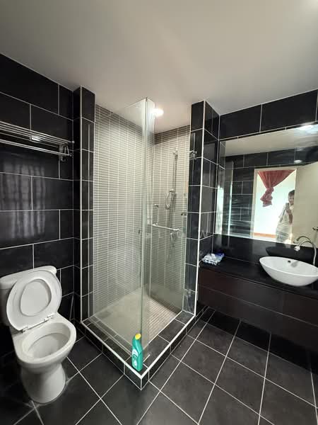 3-storey Terraced House for Sale in Lake Fields (Sungai Besi) - CY Low - Bathroom - PropertyGuru.com.my