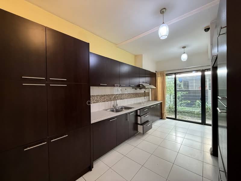 3-storey Terraced House for Sale in Lake Fields (Sungai Besi) - CY Low - Kitchen - PropertyGuru.com.my