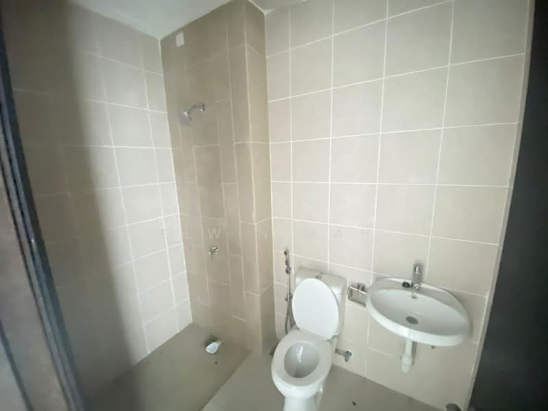 Rumah Teres 2 Tingkat untuk Dijual di Bandar Country Homes (Rawang) - Elwin Mah - Bathroom - PropertyGuru.com.my