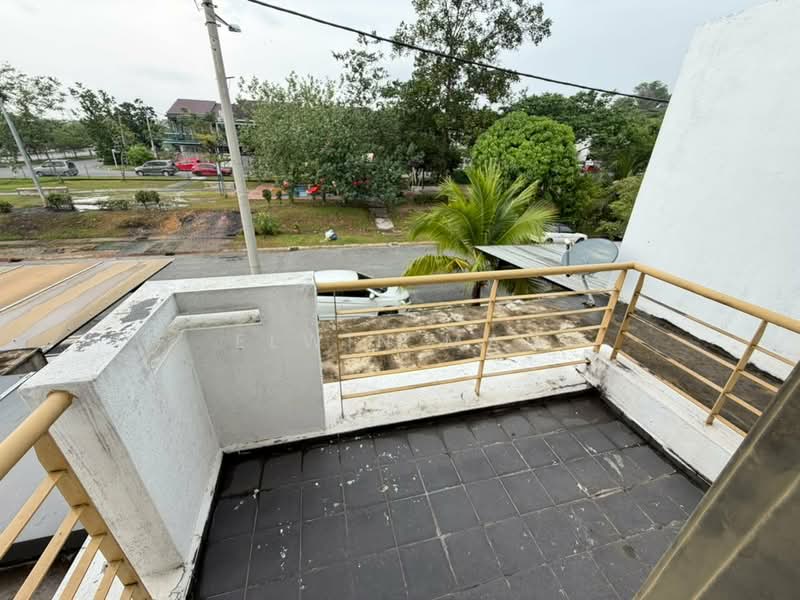 2-storey Terraced House for Sale in Saujana Rawang (Rawang) - Elwin Mah - Balcony - PropertyGuru.com.my
