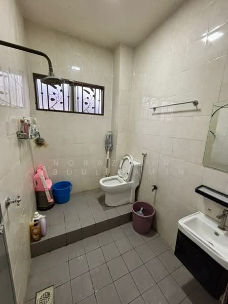 Semi-Detached House for Sale in Taman Meru Harapan (Kapar) - Norazrein Abdul Raman - Bathroom - PropertyGuru.com.my