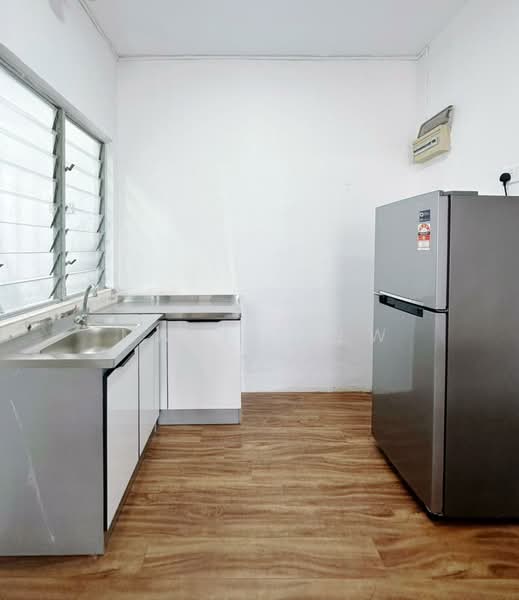 Apartment for Rent at Bistari Impian Apartment - Mavis Hew - Kitchen - PropertyGuru.com.my