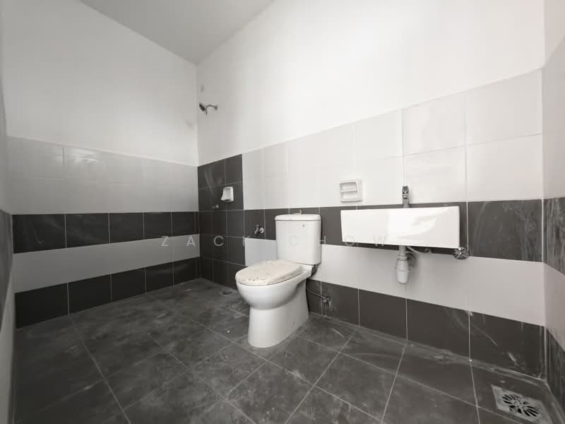 2-storey Terraced House for Sale in Bandar Bistari Perdana (Pasir Gudang) - Zack Chow - Bathroom - PropertyGuru.com.my